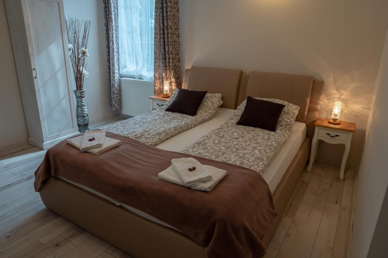 Bed and Breakfast F57 - Frankó Családi Panzió Balatonlelle Exterior foto