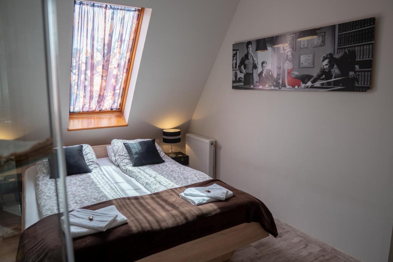 Bed and Breakfast F57 - Frankó Családi Panzió Balatonlelle Exterior foto
