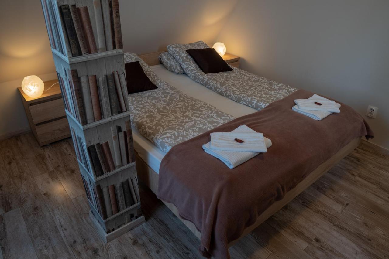 Bed and Breakfast F57 - Frankó Családi Panzió Balatonlelle Exterior foto