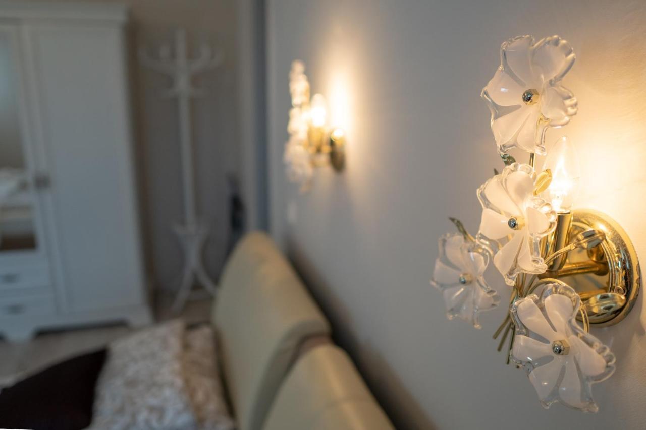 Bed and Breakfast F57 - Frankó Családi Panzió Balatonlelle Exterior foto